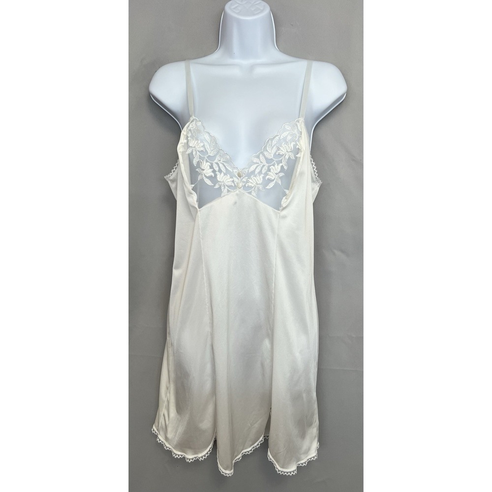 VTG Vanity Fair Slip Nightgown Silky Soft White Siz 36 Nylon Lace Sleeveless Y2K